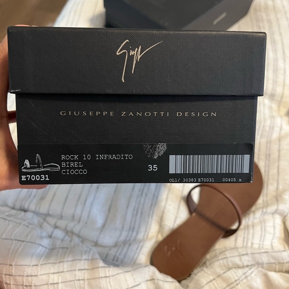 New in box Giuseppe ZANOTTI luxury toe ring sandals Sz 5 - Picture 4 of 4